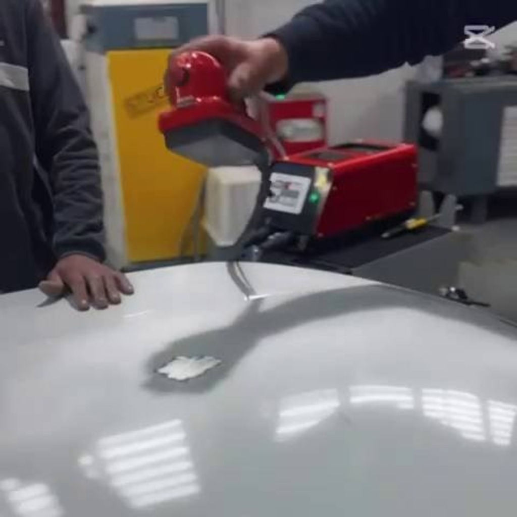 Reparación de aluminio con accesorio Lem