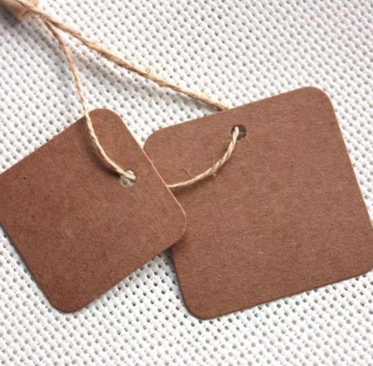 Etiqueta colgar kraft liso 40x40mm pequeña 200u.