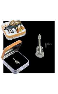 regalo - pin guitarra clasica