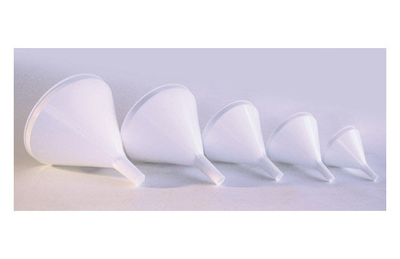 EMBUDO PLASTICO           Ú 13 X 15 CM