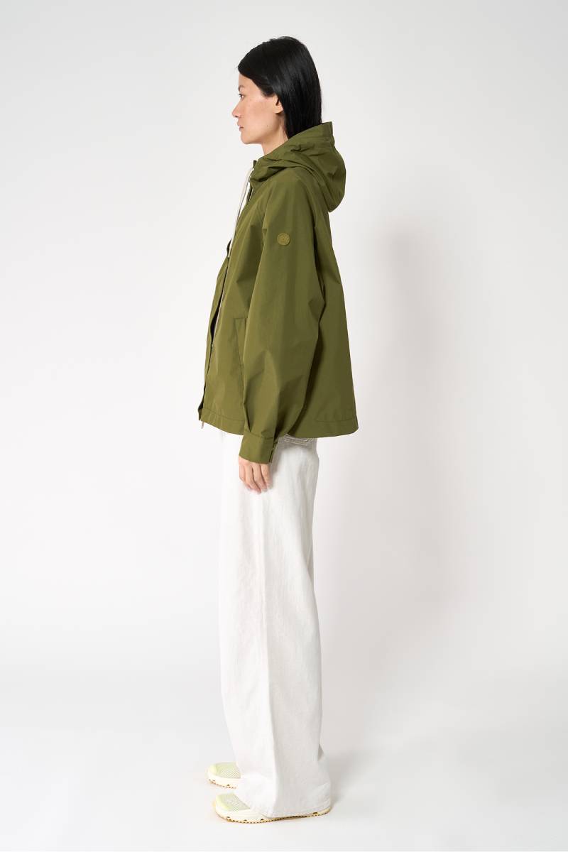 CHAQUETA IMPERMEABLE CORTA DHUDA - COLOR KHAKI 4