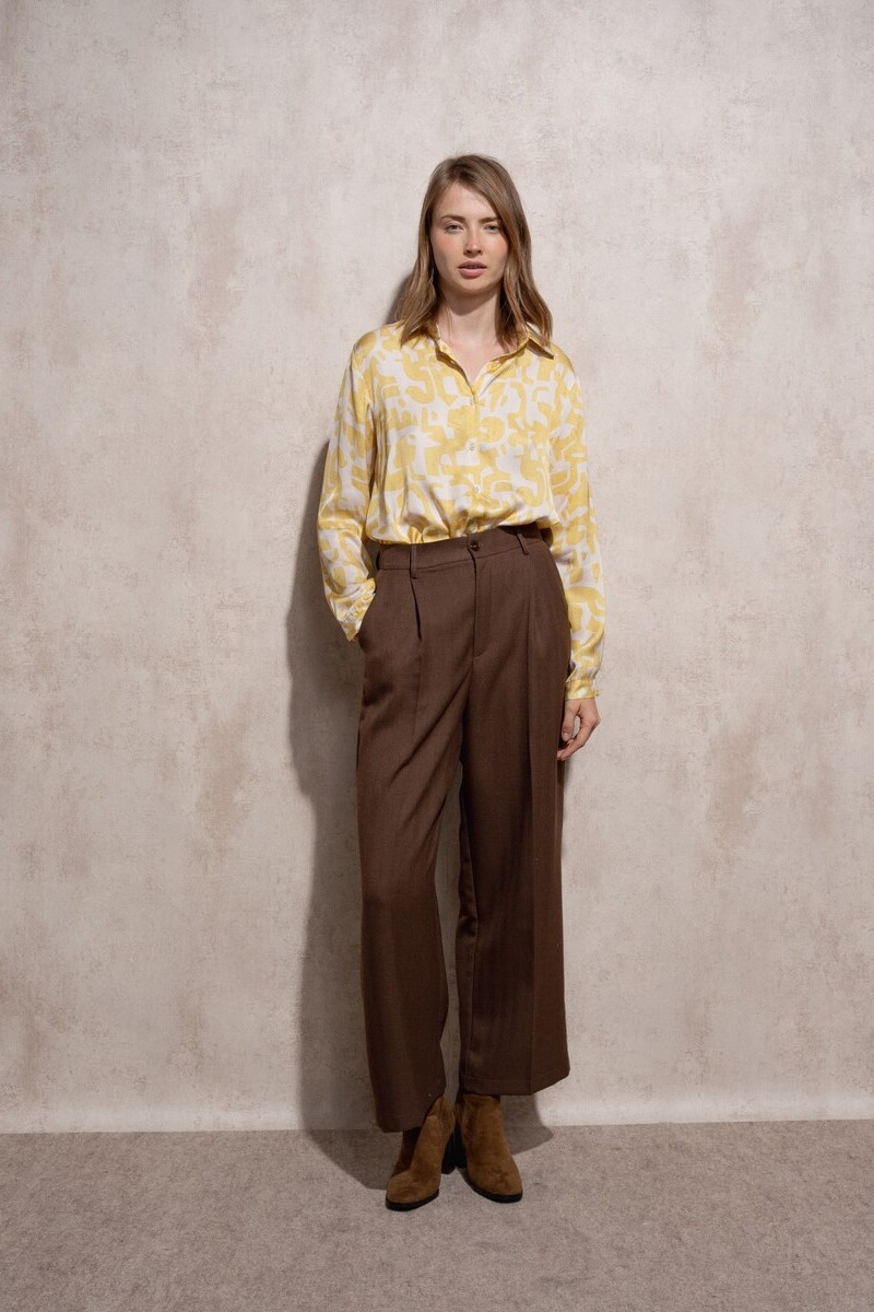 PANTALÓN DE TRAJE FLUIDO COLOR MARRÓN