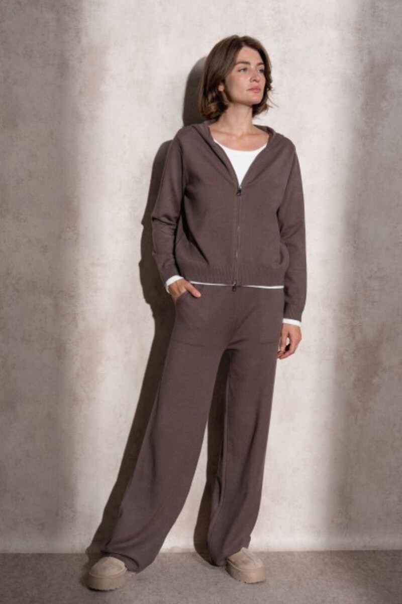 CONJUNTO DE PUNTO DE DOS PIEZAS COLOR MARRÓN 3