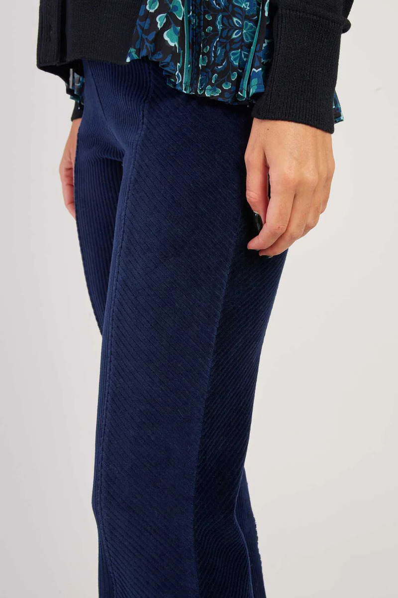 PANTALÓN DE PANA RAGITAME COLOR AZUL MARINO 3