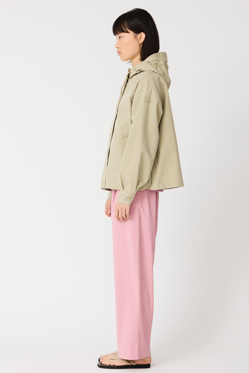 GABARDINA IMPERMEABLE CORTA DHUDA COLOR VERDE 3