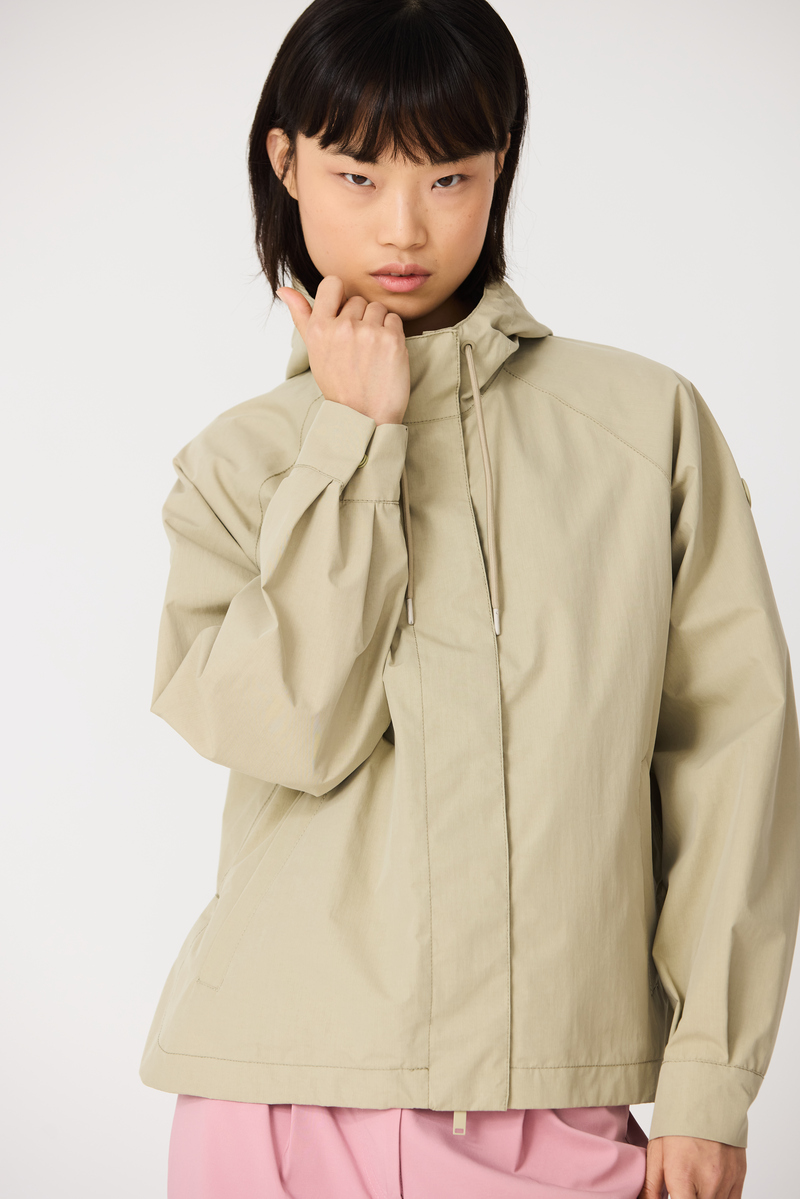 GABARDINA IMPERMEABLE CORTA DHUDA COLOR VERDE