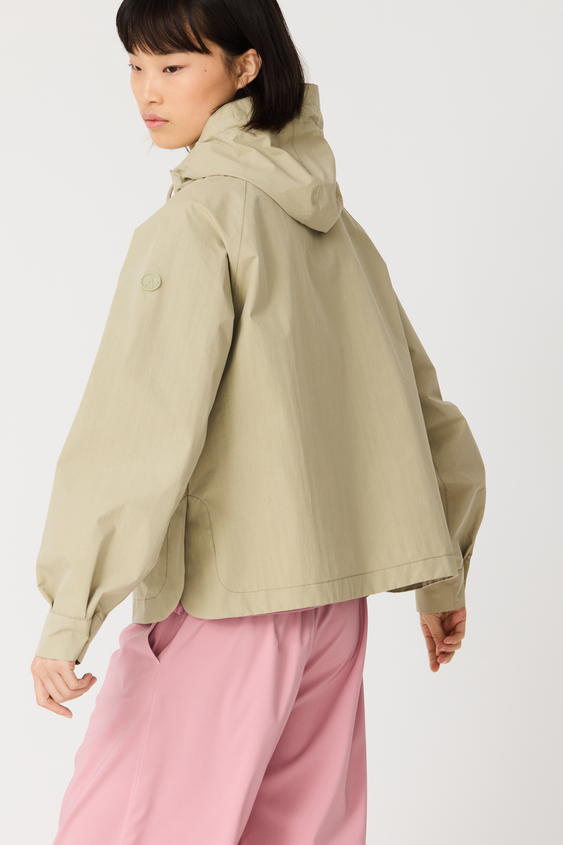 GABARDINA IMPERMEABLE CORTA DHUDA COLOR VERDE 5