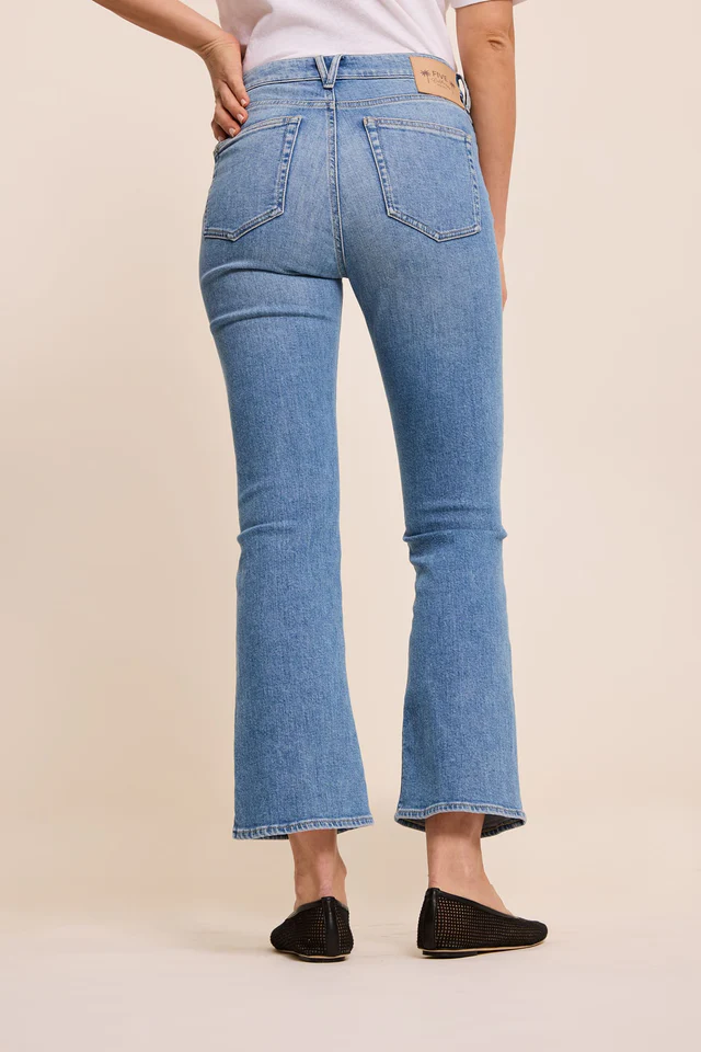 PANTALÓN VAQUERO ACAMPANADO MAYLAN CROP COLOR AZUL 3