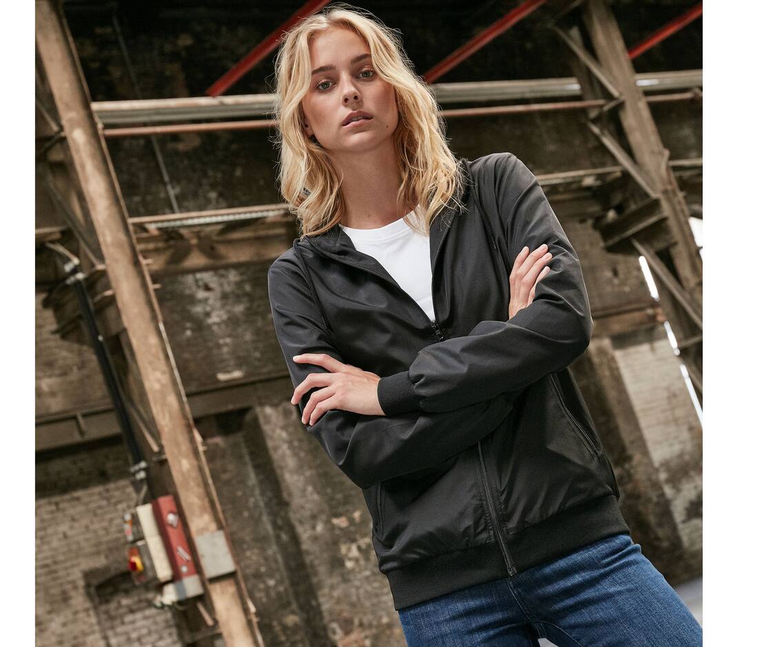 Cortavientos deportivo para mujer  - By147