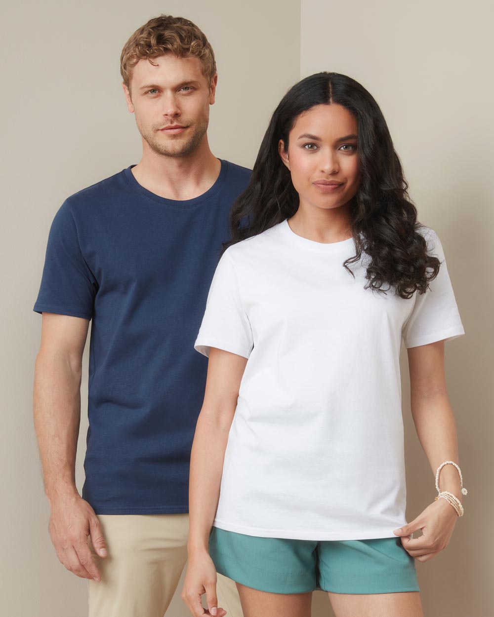 Lux. Camiseta con cuello redondo para hombres y mujeres