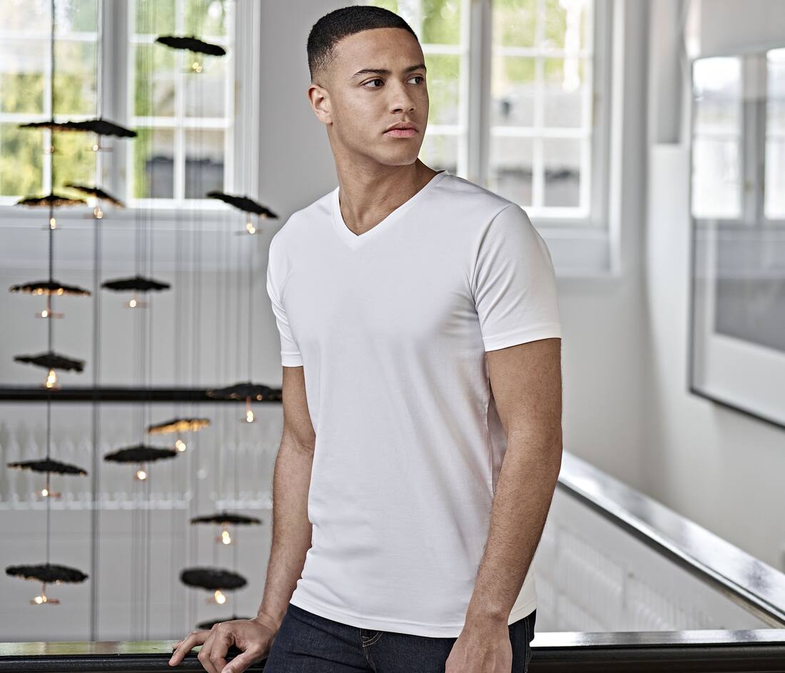 Camiseta cuello V ajustada hombre - TJ401 (183.54)