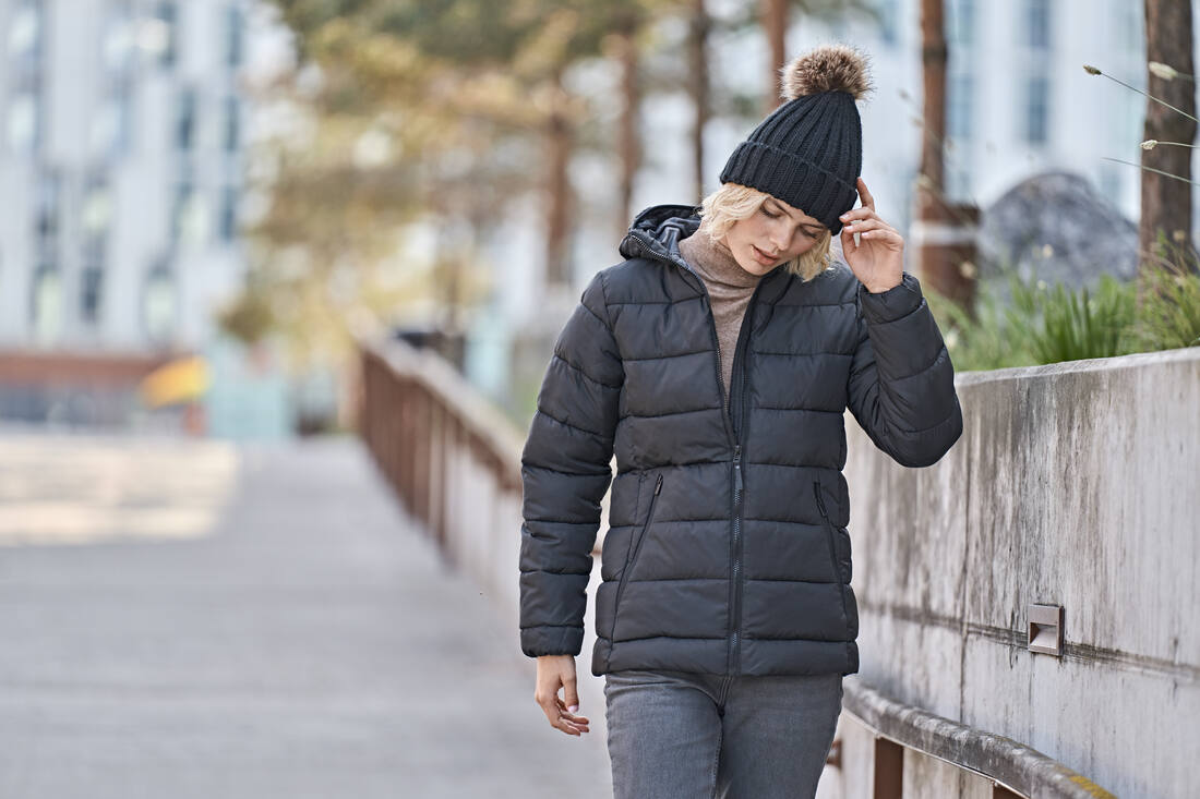 Chaqueta ligera con capucha mujer - TJ9647 (458.54)