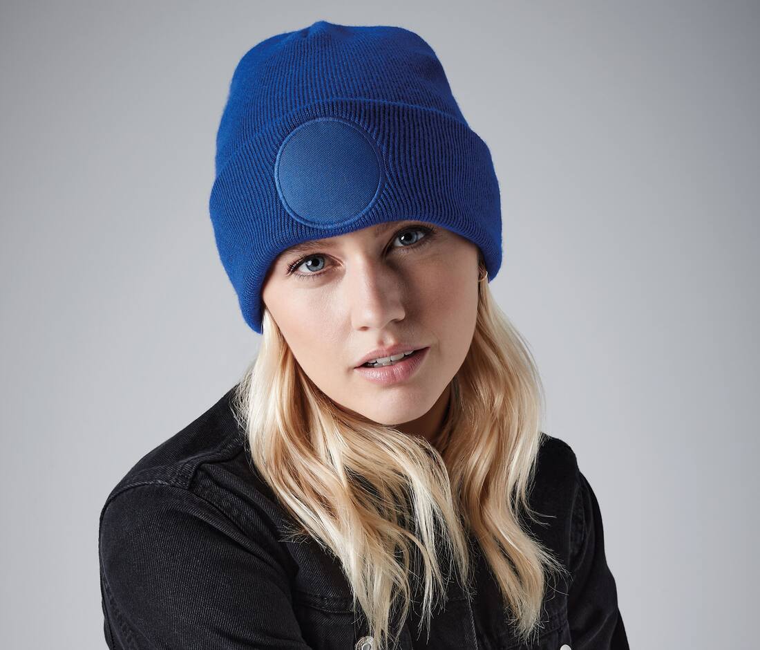 Gorro con parche redondo - B446 (922.69)