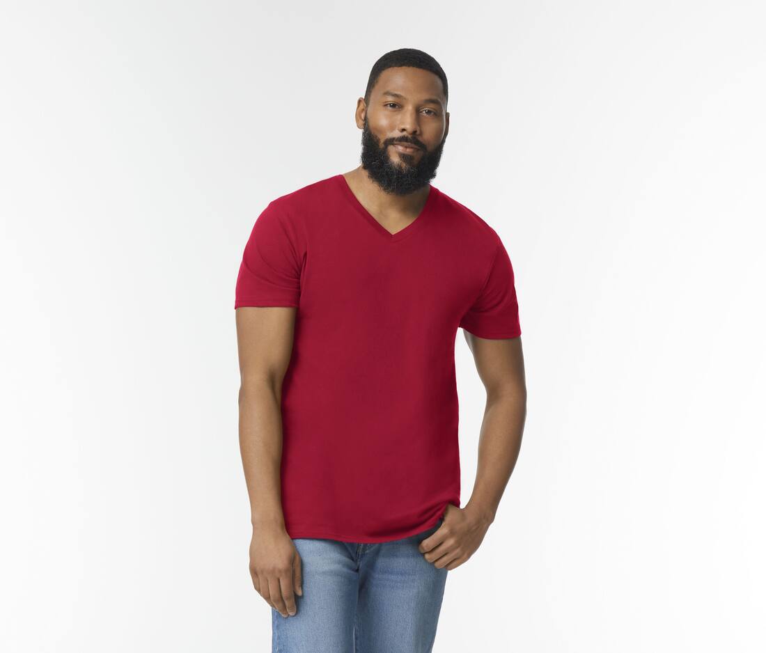 Camiseta Softstyle cuello V Hombre - 64V00 (108.09)