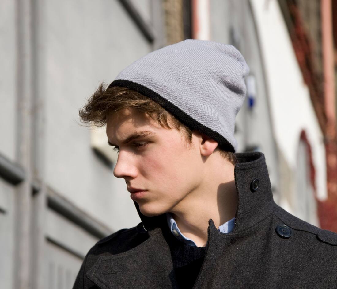 Gorro de punto contrastado RC046X -