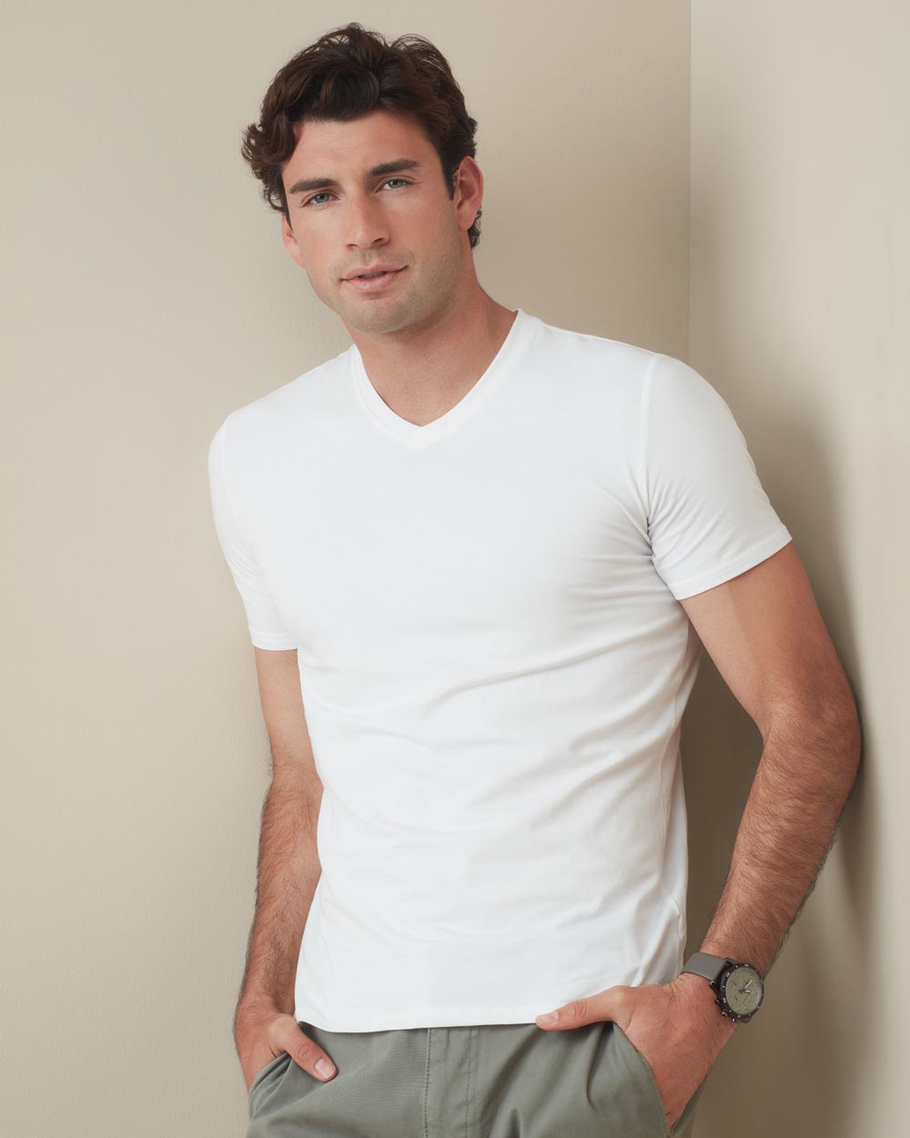 Clive V-neck Camiseta con cuello pico para hombres (116.05)