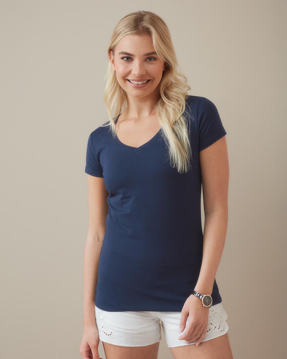 Claire V-neck Camiseta con cuello pico para mujeres (137.05)