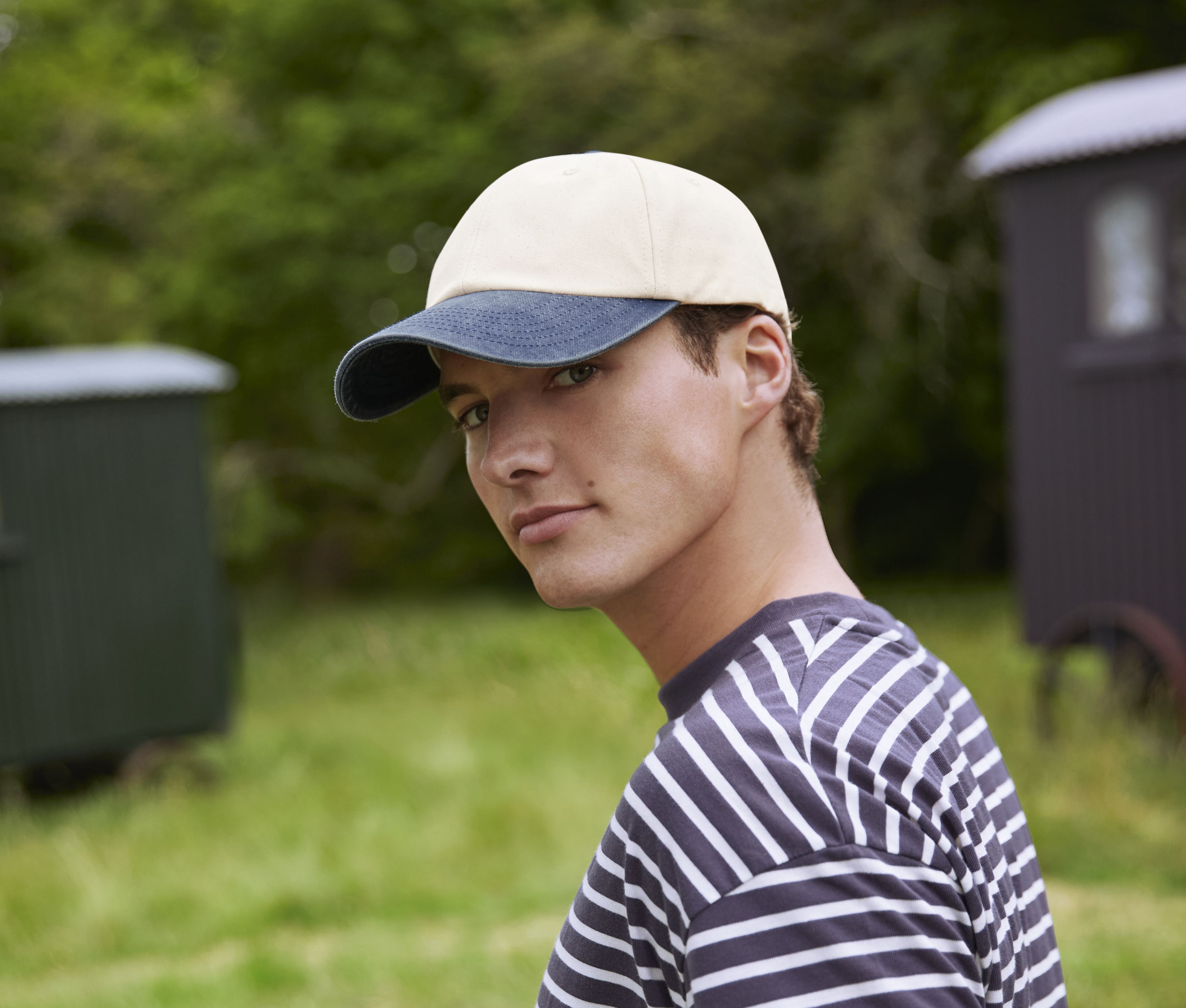 Gorra low profile vintage con visera en contraste - B673 (147.69)