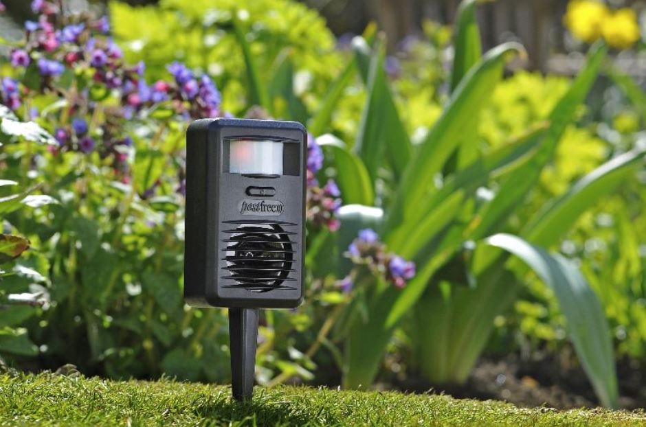 AHUYENTADOR DE GATOS Y PERROS PESTFREE+ PARA JARDÍN 2