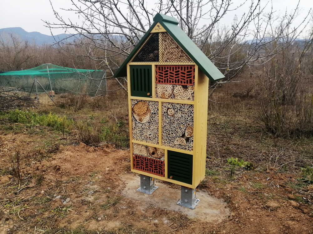 HOTEL PARA INSECTOS EXTRA GRANDE MODELO COLISEO 2