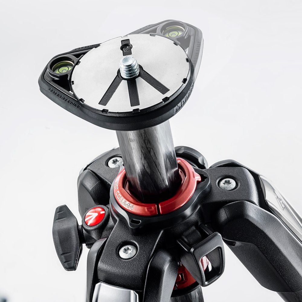MANFROTTO KIT ORYX COMPUESTO POR TRÍPODE DE CARBONO MT055CXPRO3 CON RÓTULA MVH500AH 2
