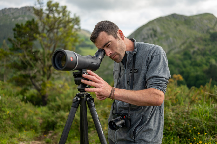 LEICA KIT COMPUESTO POR EL TELESCOPIO APO-TELEVID 82  ACODADO (2025) + OCULAR 25-50XWW ASPH 5