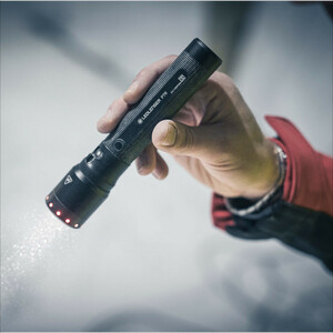 LINTERNA LEDLENSER P7R  2000 LM 5