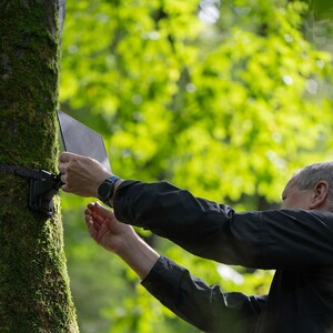 ZEISS PANEL SOLAR CON BATERÍA PARA ALIMENTAR CÁMARAS DE TRAMPEO FOTOGRÁFICO SECACAM 3, 5 Y 7 5