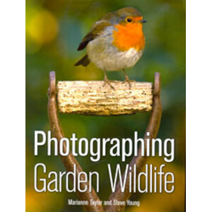 PHOTOGRAPHING GARDEN WILDLIFE