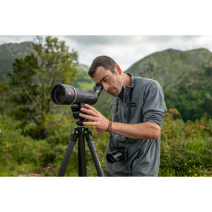 LEICA KIT COMPUESTO POR EL TELESCOPIO APO-TELEVID 82  ACODADO (2025) + OCULAR 25-50XWW ASPH 5